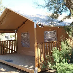 Camping Oh! - Le Clos Du Rhône Les Saintes-Maries-de-la-Mer